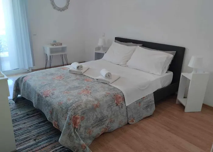 Emmy Apartment